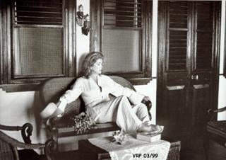 Catherine Deneuve feet photo thumbnail