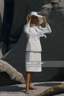 Catherine Deneuve feet photo thumbnail