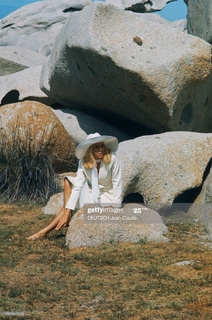Catherine Deneuve feet photo thumbnail