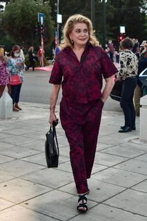 Catherine Deneuve feet photo thumbnail