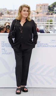 Catherine Deneuve feet photo thumbnail