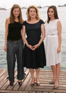 Catherine Deneuve feet photo thumbnail