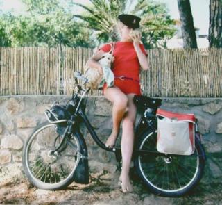 Catherine Deneuve feet photo thumbnail