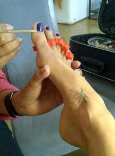 Catherine Fulop feet photo 10