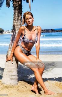 Catherine Fulop feet photo 7