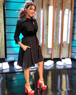 Catherine Fulop feet photo 15