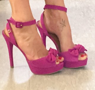 Catherine Fulop feet photo 12