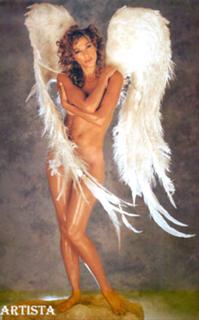 Catherine Fulop feet photo 8