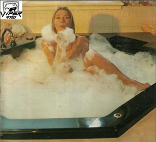 Catherine Fulop feet photo 17