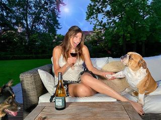 Catherine Fulop feet photo 17