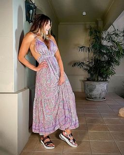 Catherine Fulop feet photo 15
