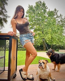 Catherine Fulop feet photo 6