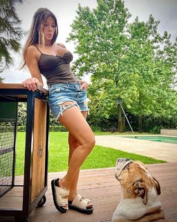 Catherine Fulop feet photo 5