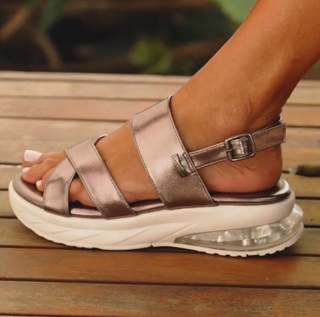 Catherine Fulop feet photo 2
