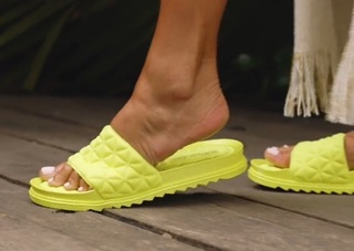 Catherine Fulop feet photo 20