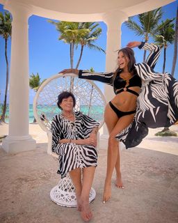 Catherine Fulop feet photo 9