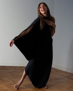 Catherine Fulop feet photo 6