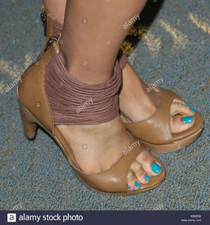 Catherine Haena Kim feet photo 16