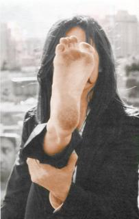 Catherine Keener feet photo thumbnail