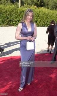 Catherine O'Hara feet photo thumbnail
