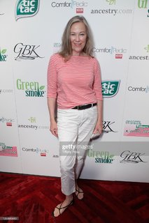 Catherine O'Hara feet photo thumbnail