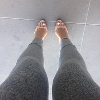 Catherine Paiz feet photo thumbnail