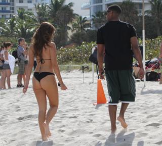 Catherine Paiz feet photo thumbnail