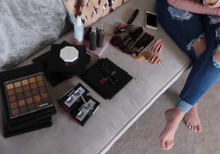 Catherine Paiz feet photo thumbnail