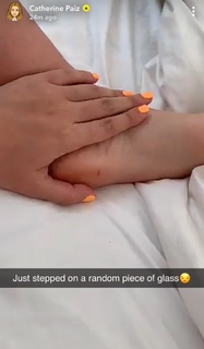 Catherine Paiz feet photo thumbnail