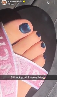 Catherine Paiz feet photo thumbnail