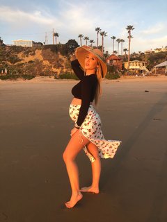 Catherine Paiz feet photo thumbnail