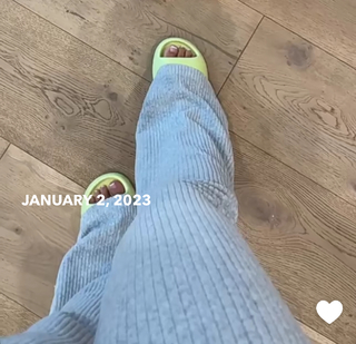 Catherine Paiz feet photo thumbnail