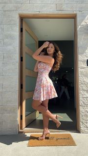 Catherine Paiz feet photo thumbnail