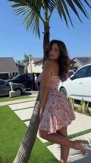 Catherine Paiz feet photo thumbnail