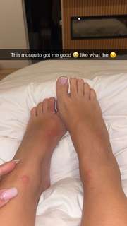 Catherine Paiz feet photo thumbnail
