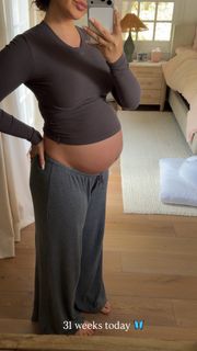 Catherine Paiz feet photo 3