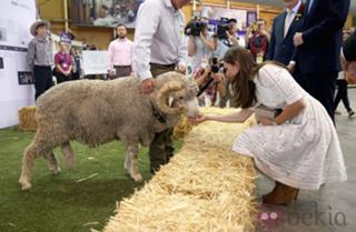 Catherine Princess of Wales feet photo thumbnail