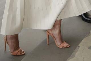 Catherine Princess of Wales feet photo thumbnail