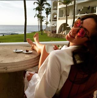 Catherine Reitman feet photo 1