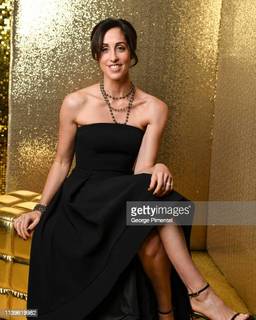 Catherine Reitman feet photo 9