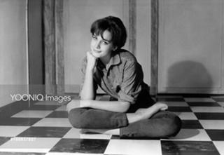 Catherine Spaak feet photo 18