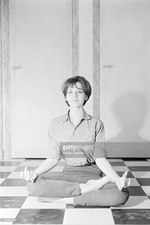 Catherine Spaak feet photo 18