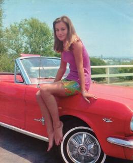 Catherine Spaak feet photo 17