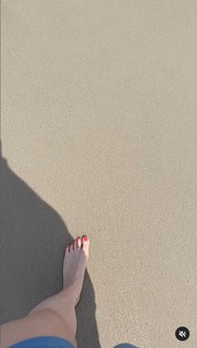Catherine Sutherland feet photo 9