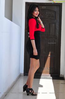 Catherine Tresa feet photo thumbnail