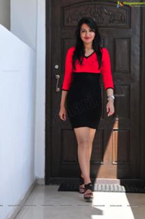 Catherine Tresa feet photo thumbnail