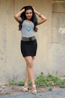 Catherine Tresa feet photo thumbnail