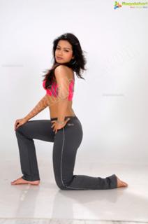 Catherine Tresa feet photo thumbnail