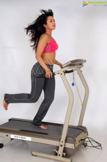 Catherine Tresa feet photo thumbnail