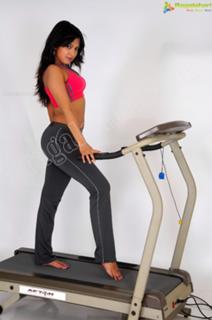 Catherine Tresa feet photo thumbnail